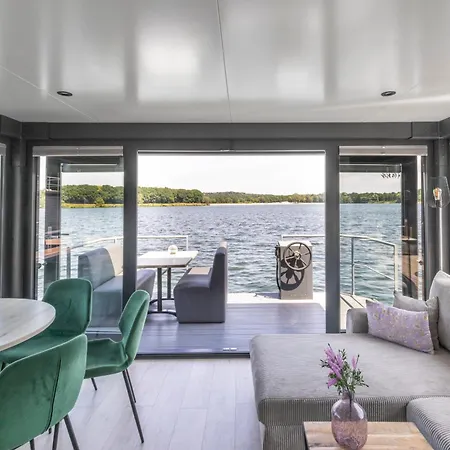Holiday home Houseboat Marina Mookerplas Met Duo Hottub I 4 - 6 Personen