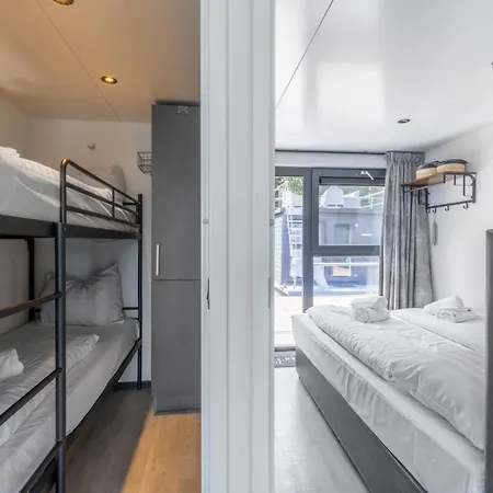 Houseboat Marina Mookerplas Met Duo Hottub I 4 - 6 Personen Holiday home