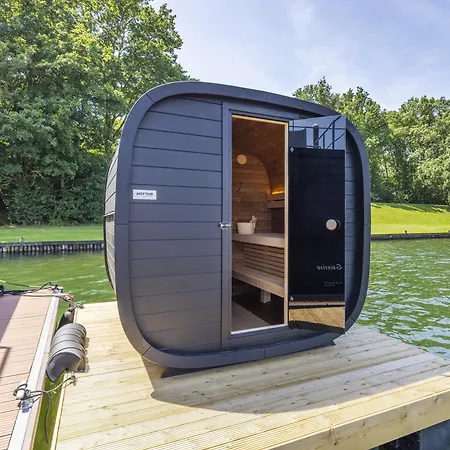 Holiday home Houseboat Marina Mookerplas Met Duo Hottub I 4 - 6 Personen Middelaar