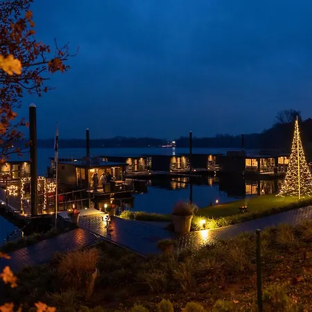 Holiday home Houseboat Marina Mookerplas Met Duo Hottub I 4 - 6 Personen Middelaar