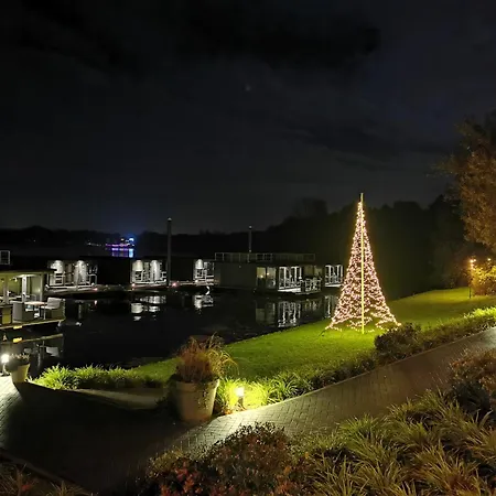 Holiday home Houseboat Marina Mookerplas Met Duo Hottub I 4 - 6 Personen Middelaar
